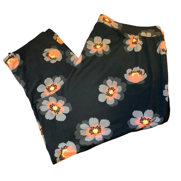 Black Floral Print Capri Legging - Picture 1 of 1
